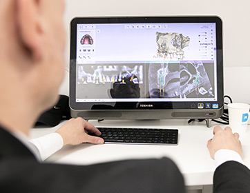 Computer-guided implantology